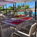 Logis Restaurant Les Aubuns 3* Caissargues