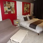 Logis Restaurant Les Aubuns Caissargues