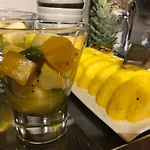 Hotel Logis Restaurant Les Aubuns Caissargues