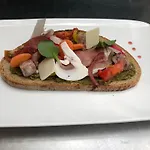 Logis Restaurant Les Aubuns Hotel