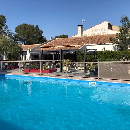 Logis Restaurant Les Aubuns Hotel