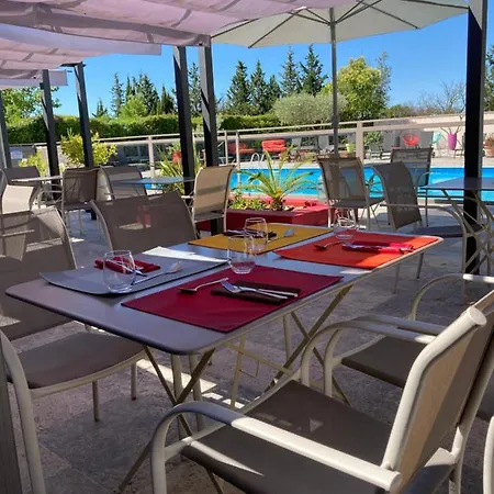 Logis Hotel Restaurant Les Aubuns 3* Caissargues