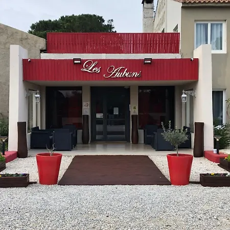 Logis Hotel Restaurant Les Aubuns Hotel 3*