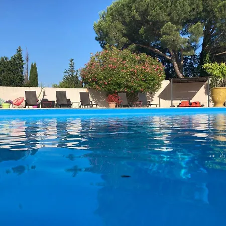 Logis Hotel Restaurant Les Aubuns Hotel 3*