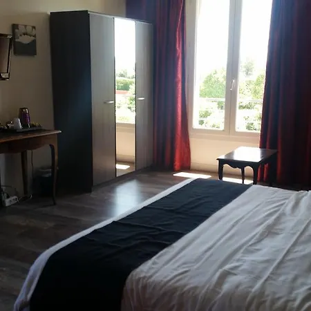 Logis Restaurant Les Aubuns 3* Caissargues