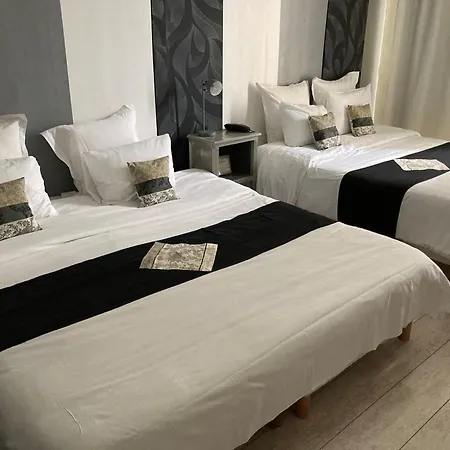 Logis Restaurant Les Aubuns 3* Caissargues
