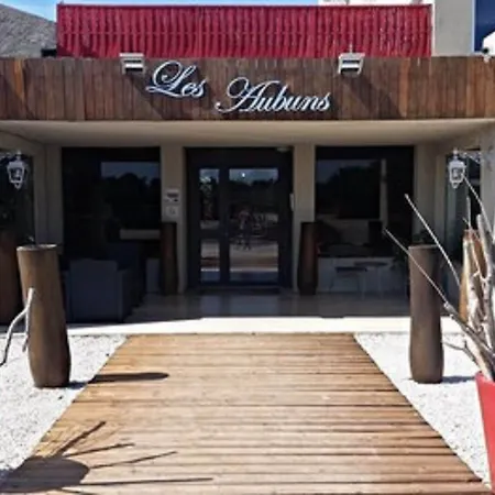 Hotel Logis Restaurant Les Aubuns Caissargues