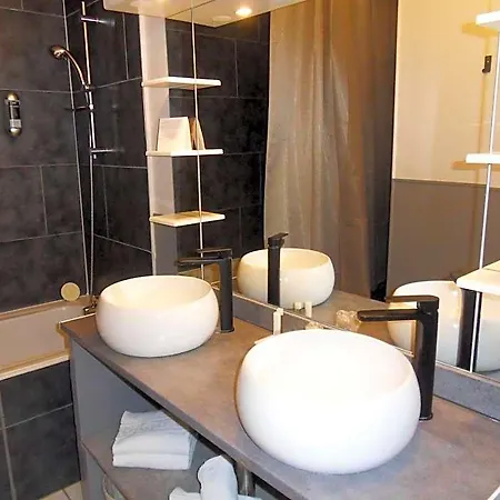Logis Hotel Restaurant Les Aubuns 3* Caissargues