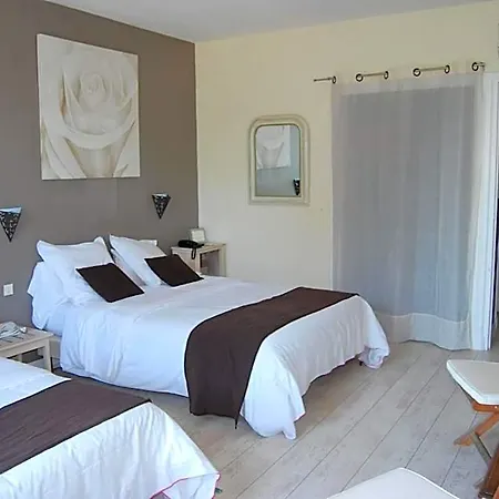 Logis Hotel Restaurant Les Aubuns Hotel