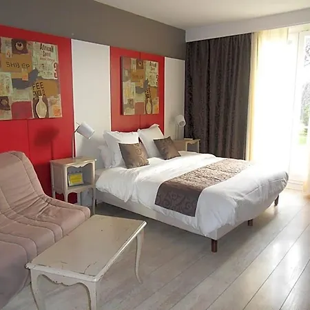 Logis Hotel Restaurant Les Aubuns