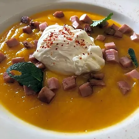 Logis Restaurant Les Aubuns Hotel