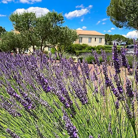 Logis Hotel Restaurant Les Aubuns Hotel 3*