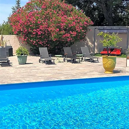 Logis Restaurant Les Aubuns Caissargues