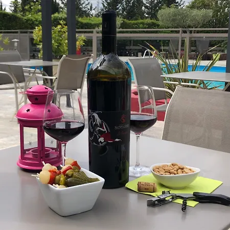Logis Restaurant Les Aubuns 3*