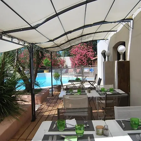 Logis Restaurant Les Aubuns 3* Caissargues