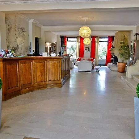 Logis Restaurant Les Aubuns Hotel Caissargues