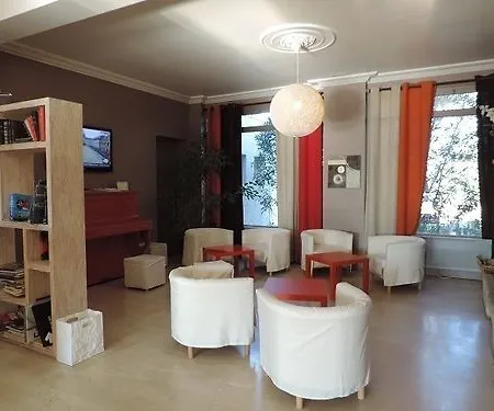 Logis Restaurant Les Aubuns 3* Caissargues