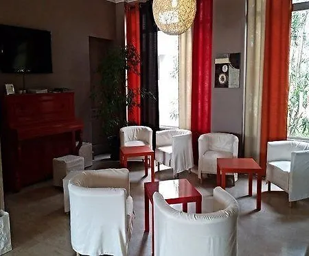 Hotel Logis Restaurant Les Aubuns Caissargues