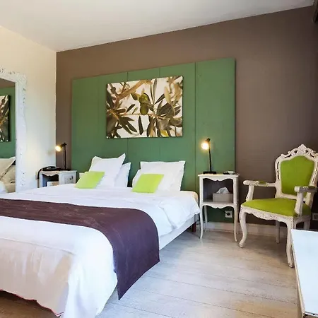 Hotel Logis Restaurant Les Aubuns Caissargues
