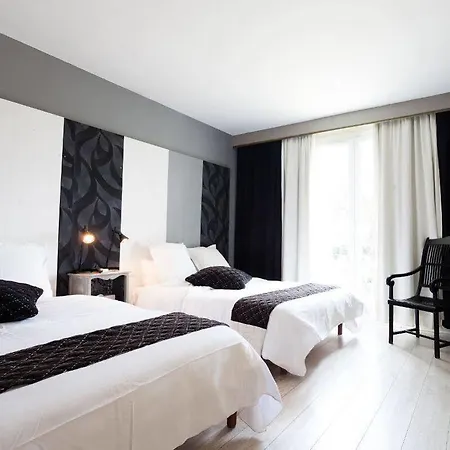Logis Restaurant Les Aubuns Hotel