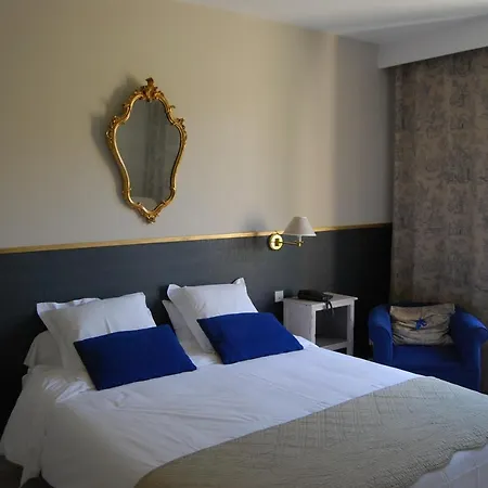 Logis Restaurant Les Aubuns Szálloda 3*