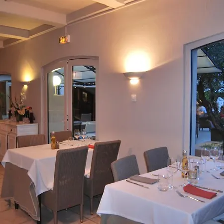 Logis Restaurant Les Aubuns 3*