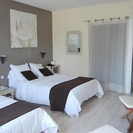 Logis Restaurant Les Aubuns Hotel