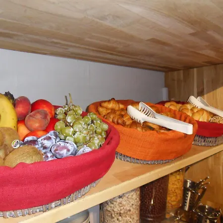 Logis Restaurant Les Aubuns Caissargues