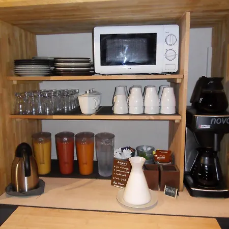 Hotel Logis Restaurant Les Aubuns