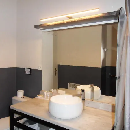 Logis Restaurant Les Aubuns 3* Caissargues