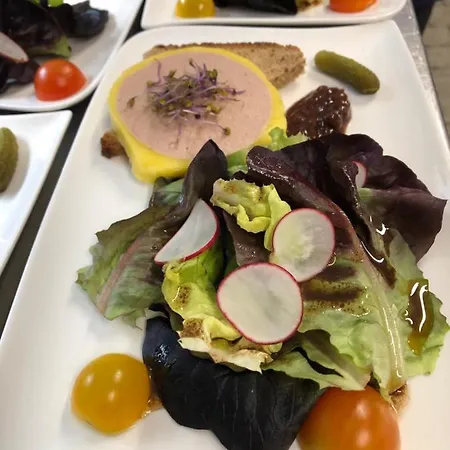 Logis Restaurant Les Aubuns 3*