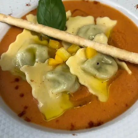 Hotel Logis Restaurant Les Aubuns Caissargues