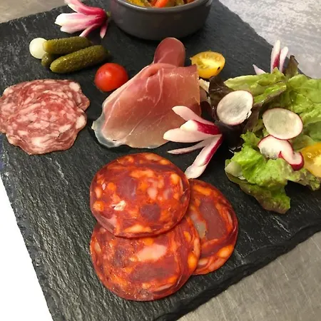 Logis Restaurant Les Aubuns Caissargues